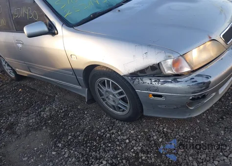 2001 Infiniti G20 Luxury z USA, uszkodzony, nr VIN JNKCP11A51T401855